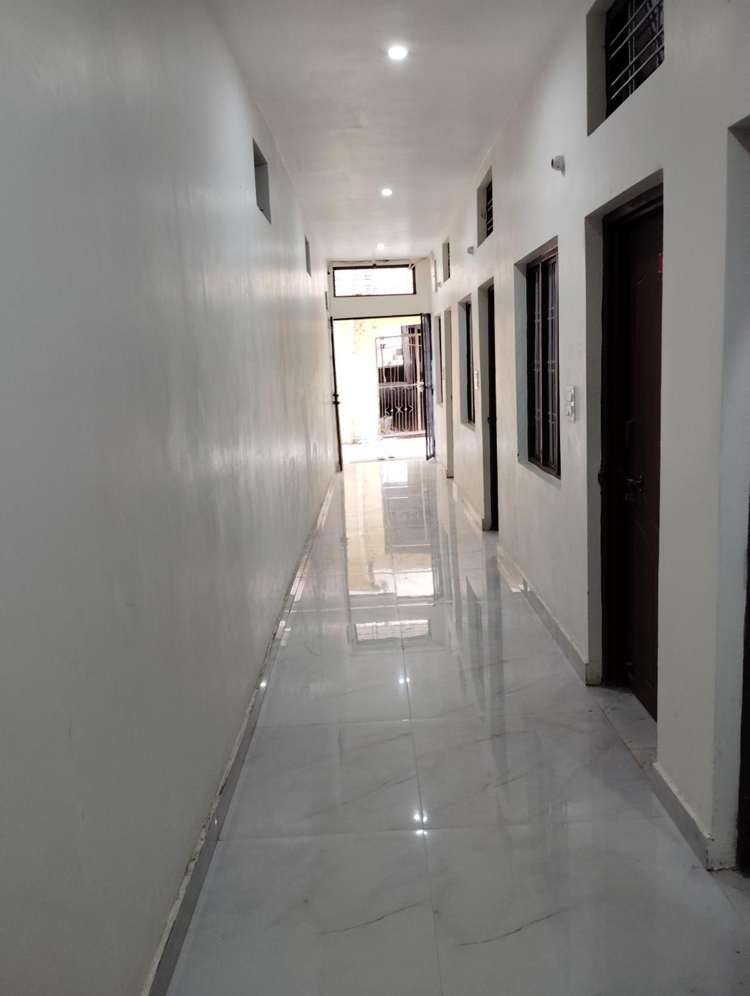 Hotel Narayana Residency Gupta Kāshi Екстериор снимка